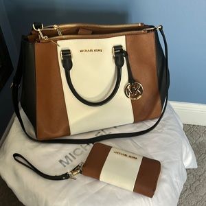 Michael Kors large cross body bag with wallet/wristlet
